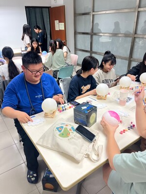 月亮圓又圓活動-同學繪製3圖片