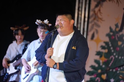 熱音社主唱獻唱圖片