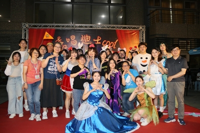 113(2)嘉唱迪士cool- 學務組長、評審、師長、宿舍自治會全體大合照2圖片