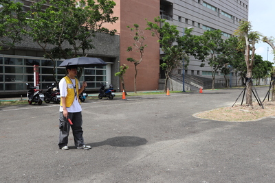 工作人員指引家長停車3圖片