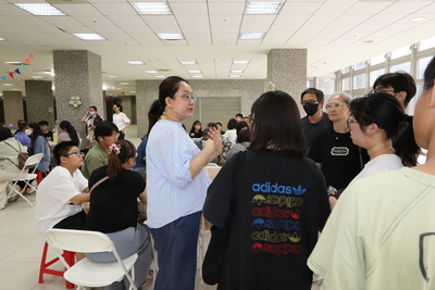 學務組長現場為新生解惑圖片