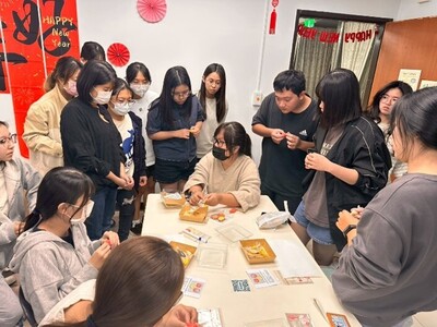講師分組示範糖霜餅乾繪製1圖片