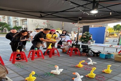 師生同樂圖片