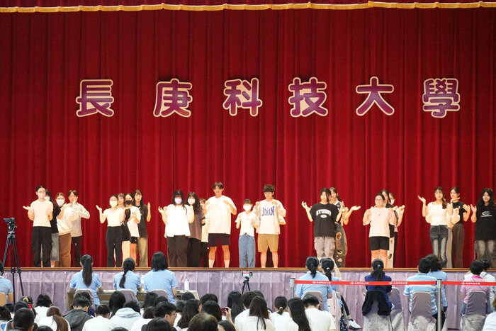 創意進場_4N202班表演1
