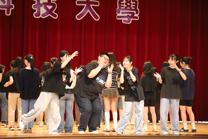 創意進場_4N203班表演