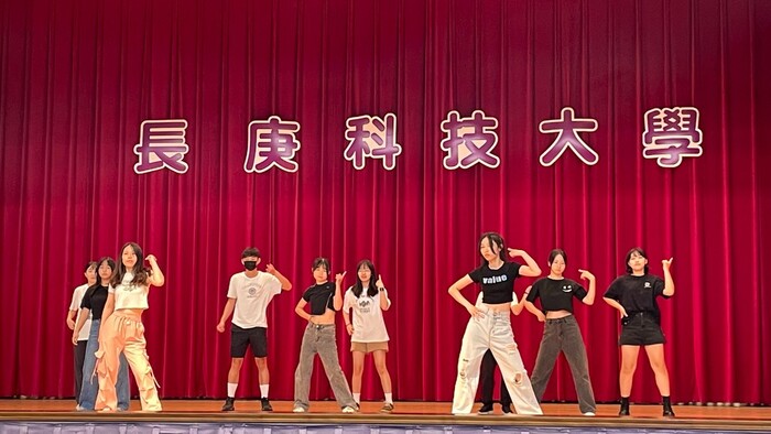 創意進場_四技護理系1年2班圖片