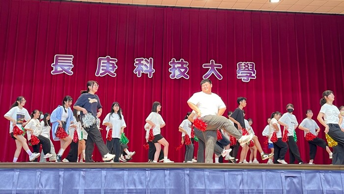 創意進場_四技護理系1年3班_表演過程4圖片