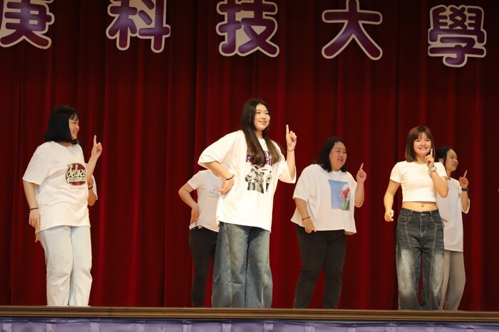 創寄進場_四技護理系2年2班_表演過程2圖片