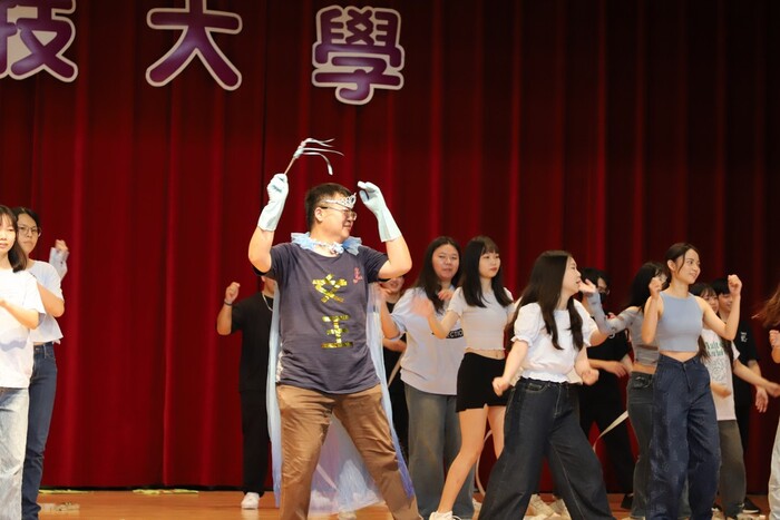 創寄進場_四技護理系2年2班_表演過程4圖片