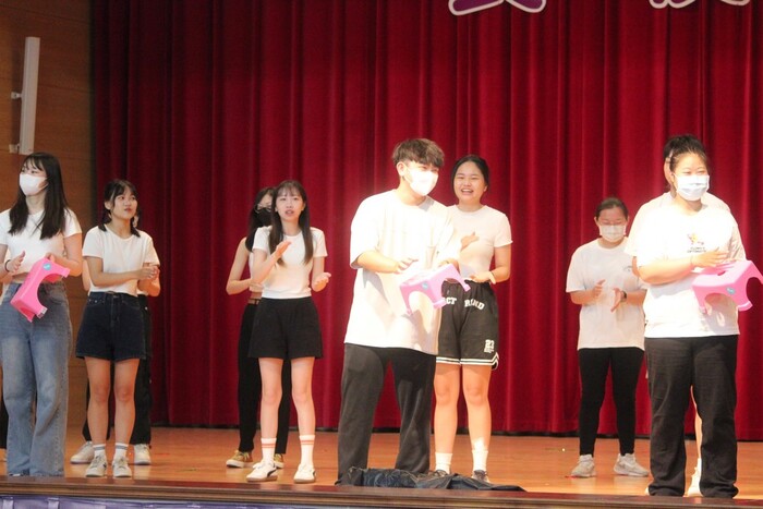 創意進場_四技護理系2年3班圖片