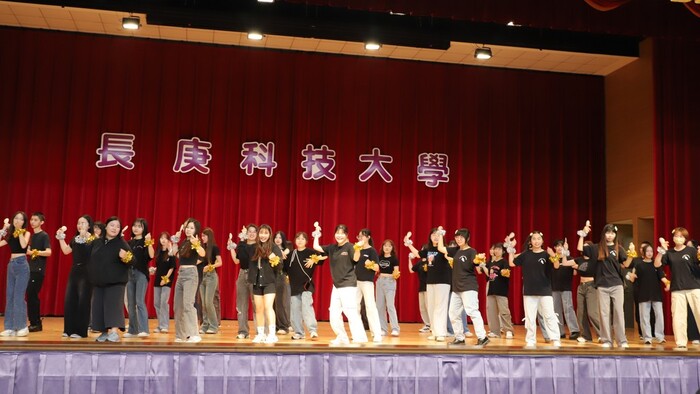 創意進場_四技護理系3年3班_表演過程3圖片