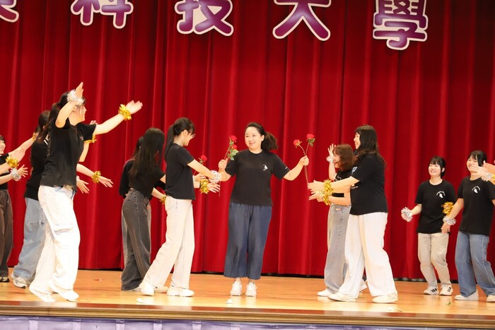 創意進場_四技護理系3年3班_表演過程5圖片