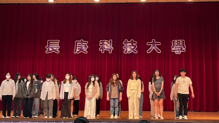 創意進場_二技護理系1年1班_表演過程3圖片