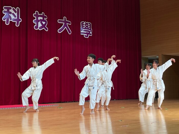恩聖武道館表演圖片