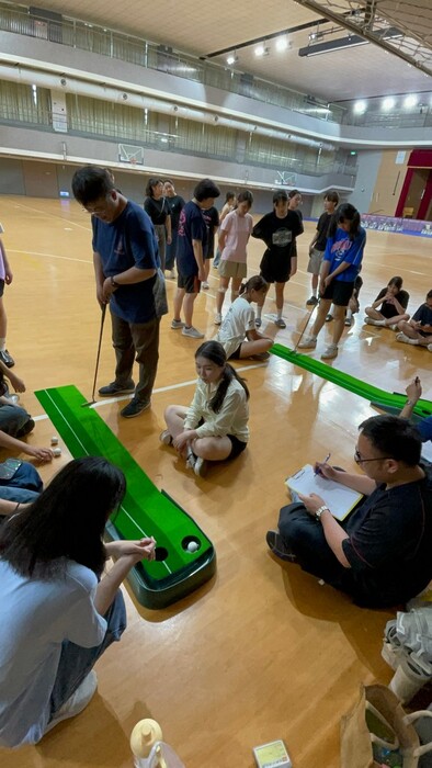 師生趣味競賽1_一桿進洞_江耀璋老師參賽圖片