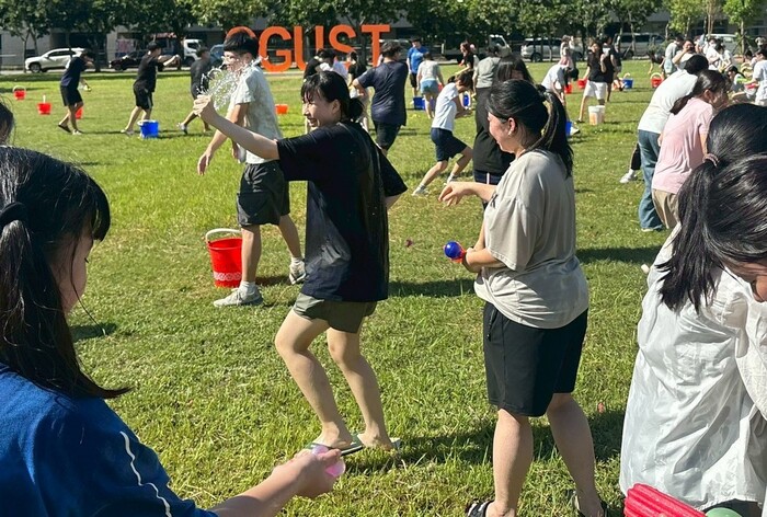 師生趣味競賽2_清涼一夏_打水仗圖片